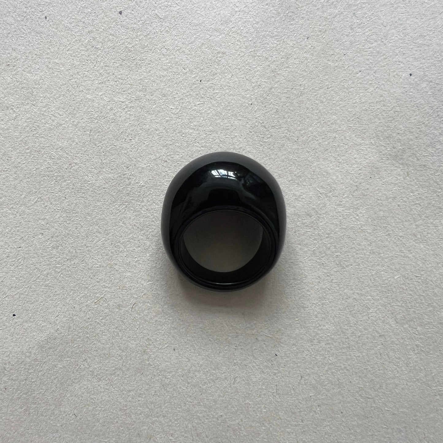 Noir ring