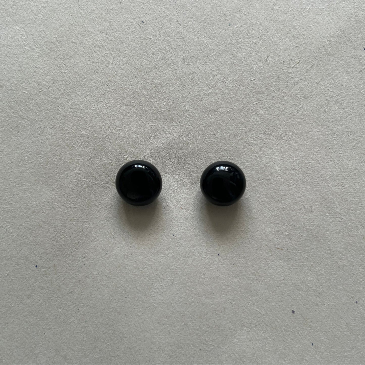 Noir earrings