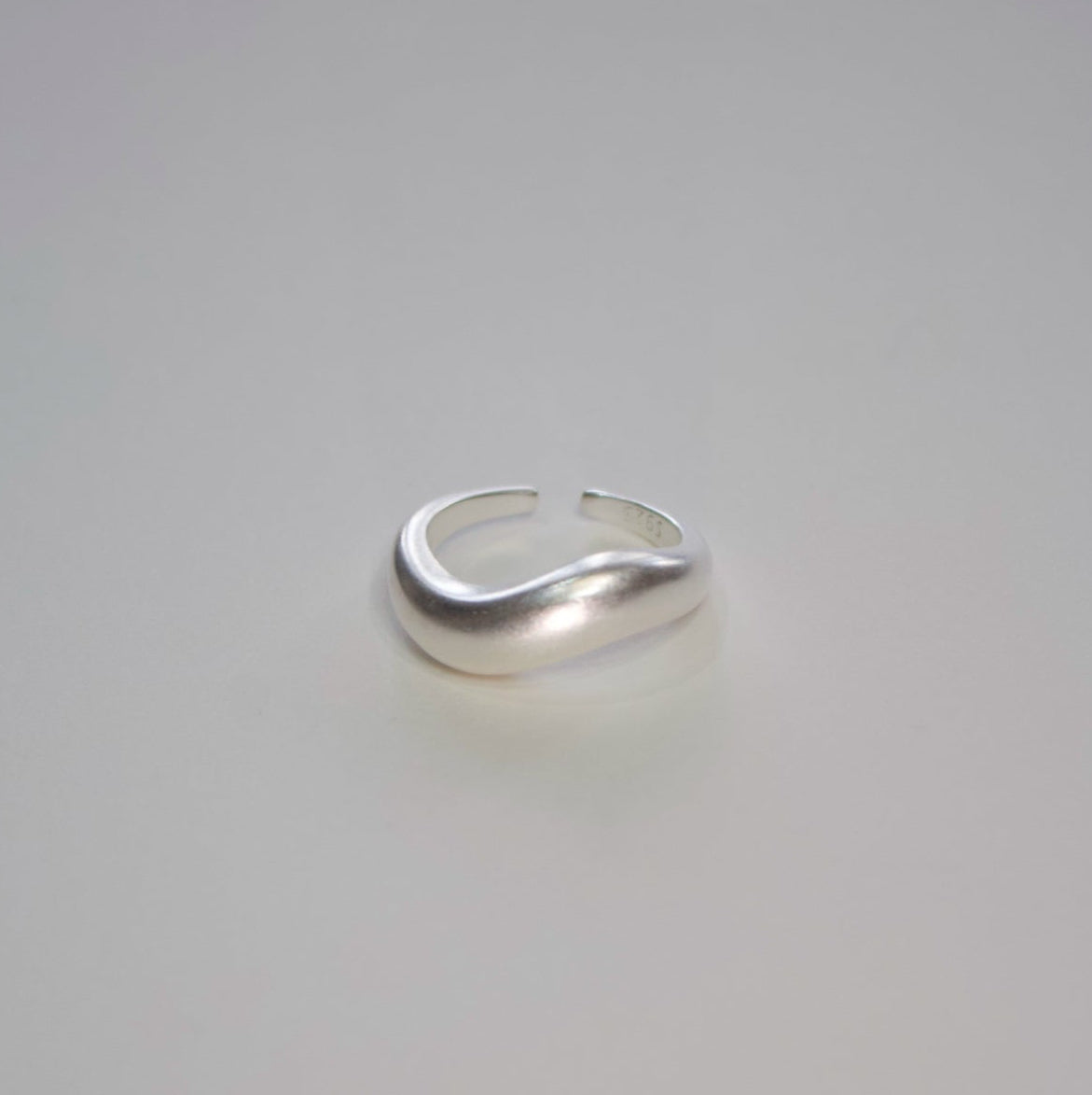 Arella frosted ring