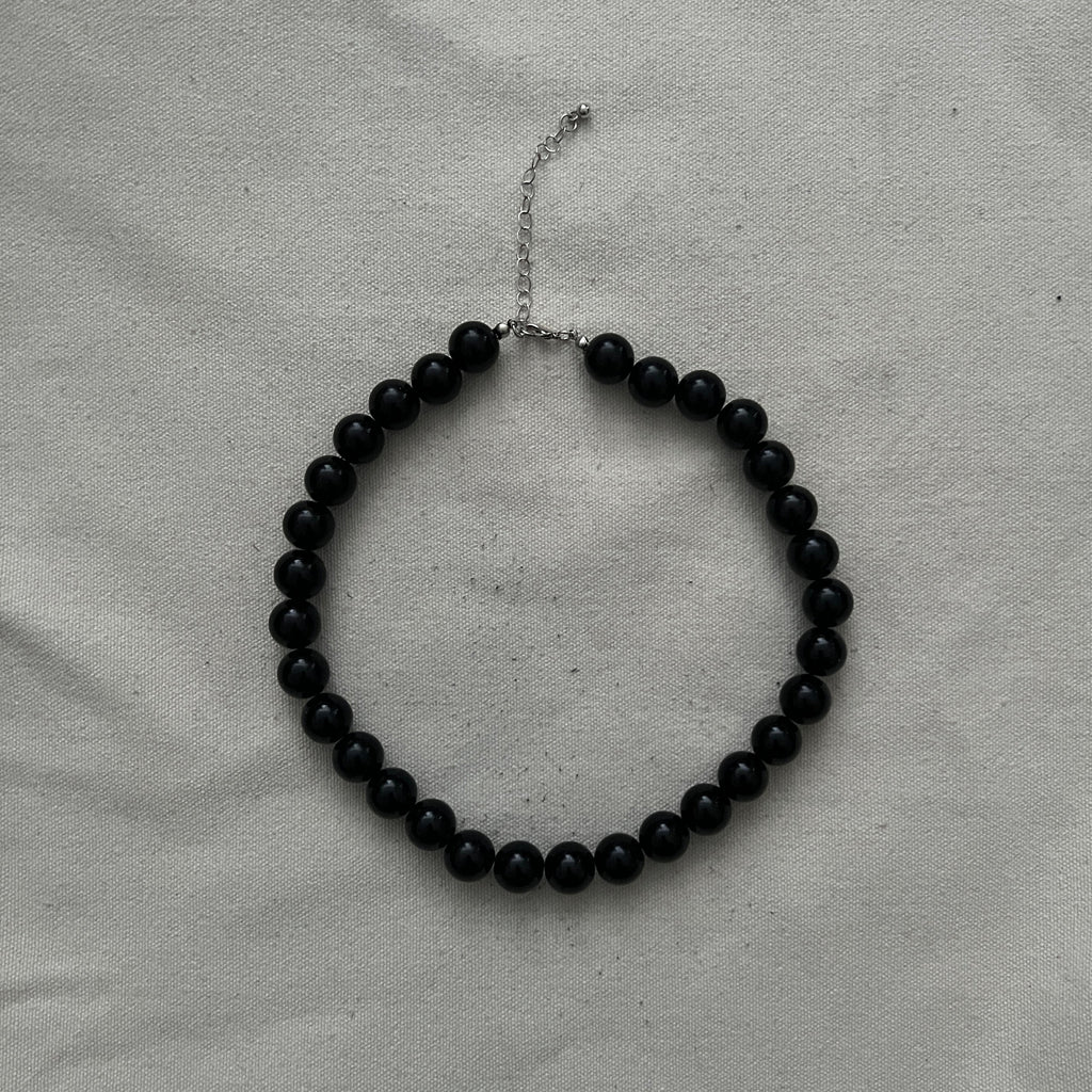 Noir necklace