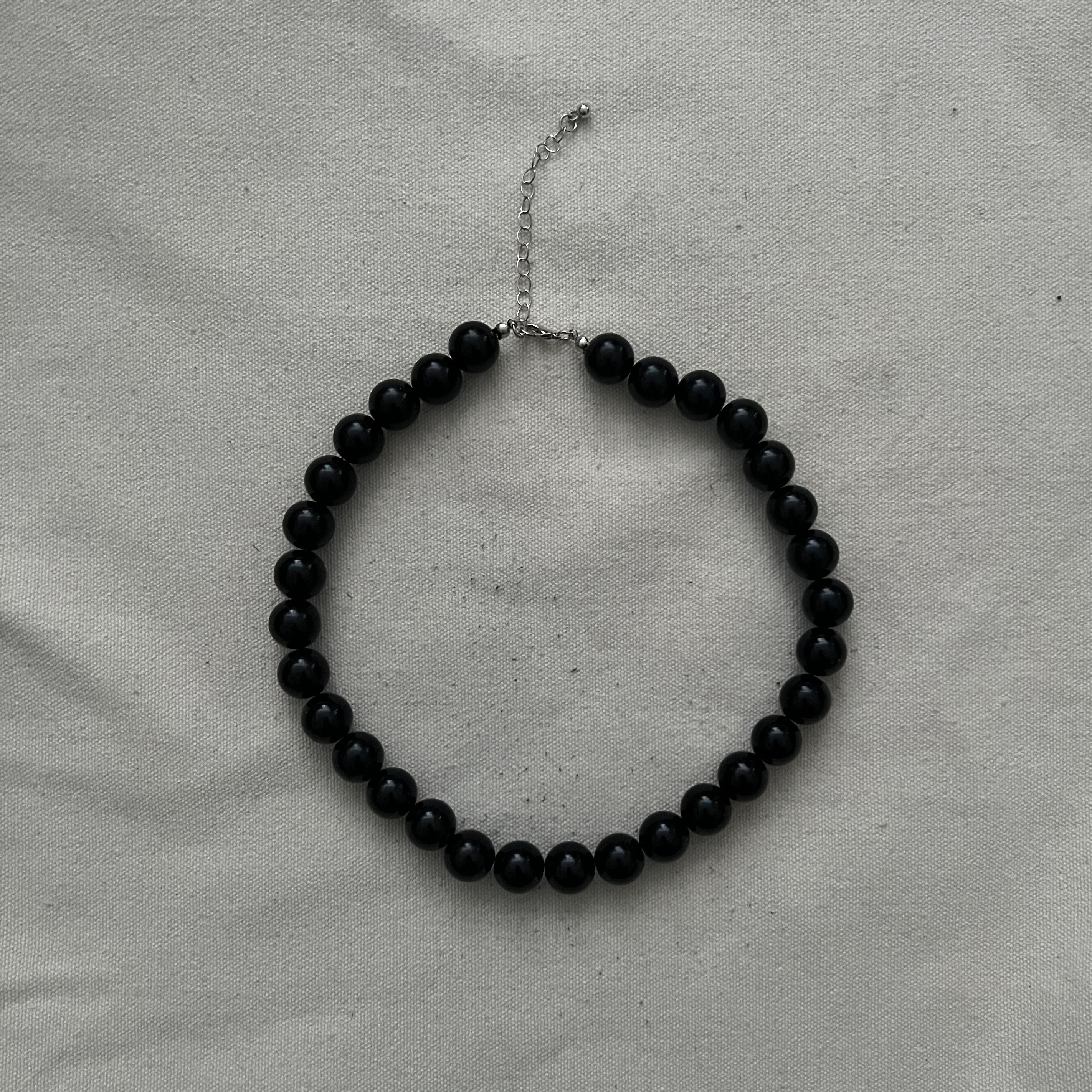 Noir necklace